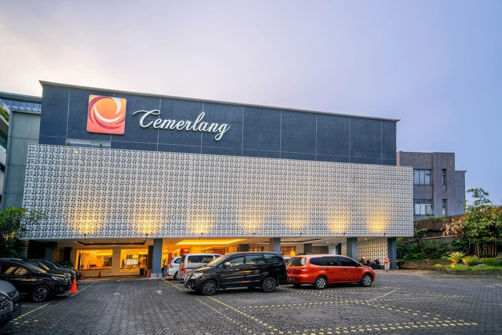 HOTEL CEMERLANG